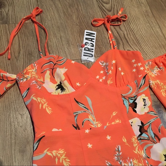 UO Boardwalk Off-The-Shoulder Midi Dress - Picture 6 of 10